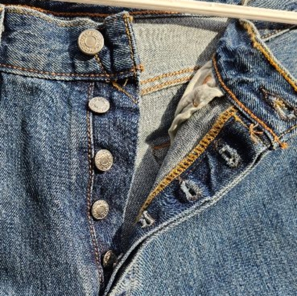 NWTS Levi 501 Classic Mens 33x36 stone washed, straight leg, button closure jean - Picture 3 of 7